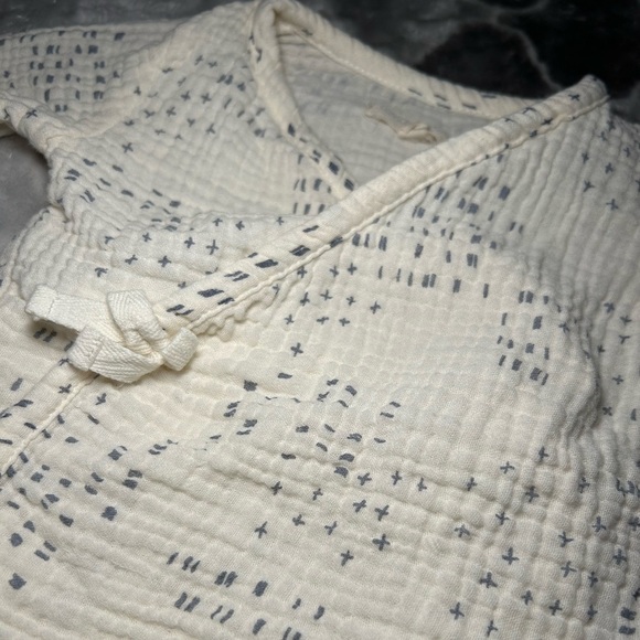 Grayson Collective Baby Smocked Gauze Bubble Romper & Wrap Top/Pants- Size 0-3M - Picture 6 of 7